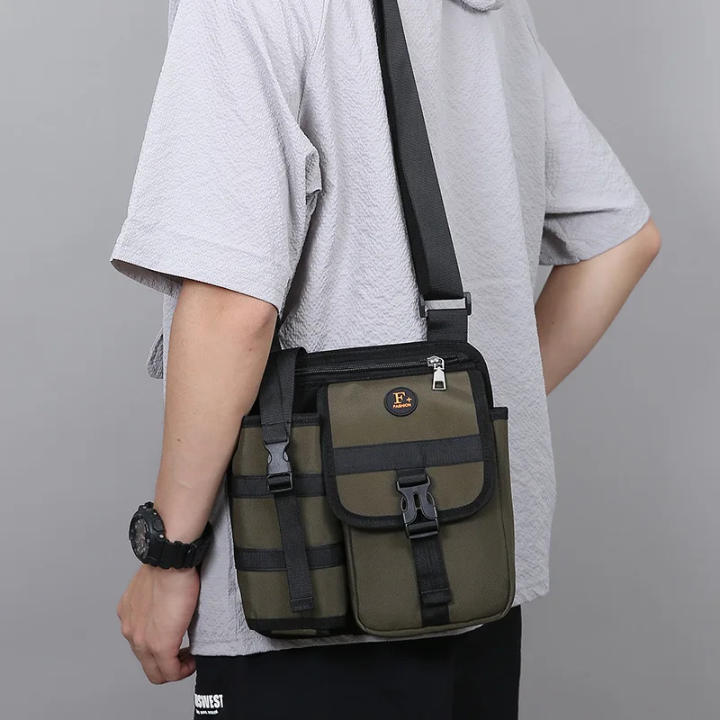 sac bandoulière tactique avec porte-bouteille intégré